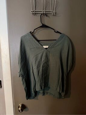 Relaxed V-Neck Women's Top in Olive Green